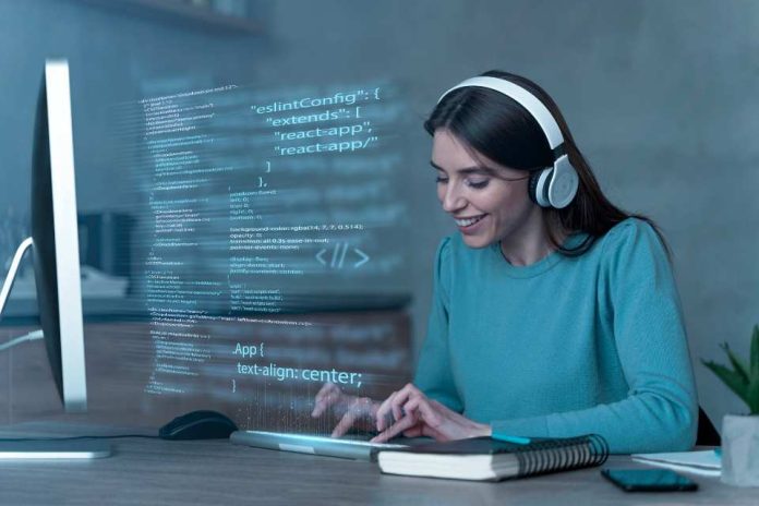 Lanzan becas para formar a mujeres en tecnología y potenciar el talento digital en Antofagasta Lanzan becas para formar a mujeres en tecnología y potenciar el talento digital en Antofagasta