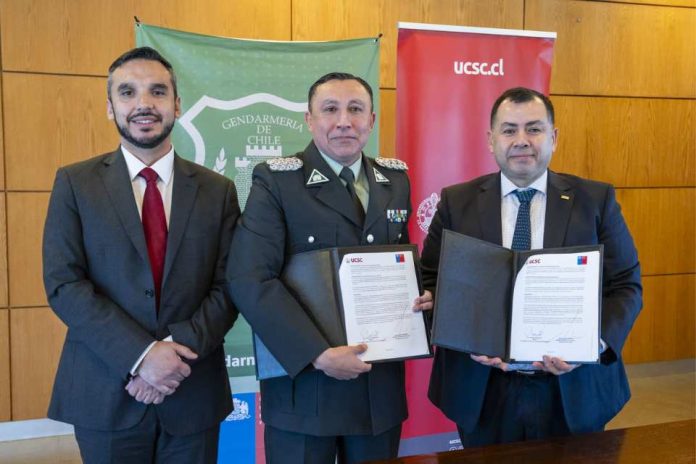 UCSC firma convenios con Fosis y Gendarmería para fortalecer formación, investigación y vinculación social