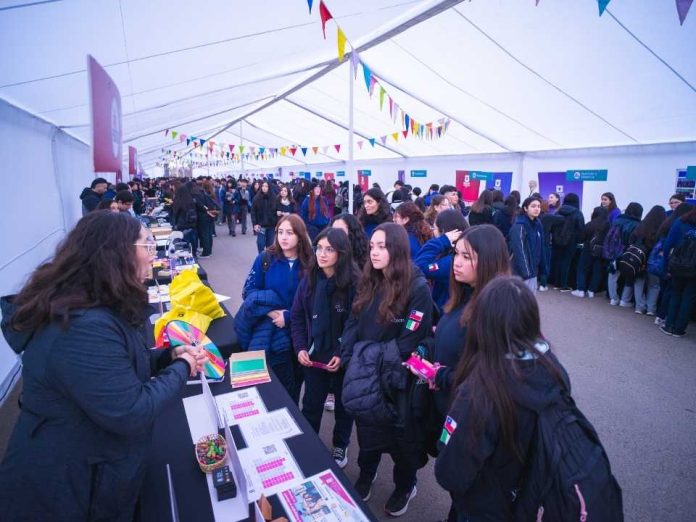 UTalca invita a escolares a vivir la experiencia universitaria en “Abre Puertas 2025” UTalca invita a escolares a vivir la experiencia universitaria en “Abre Puertas 2025”