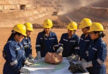 1 de cada 2 mujeres mineras ha sufrido discriminación: Mine Class alerta sobre brechas de género en la capacitación 1 de cada 2 mujeres mineras ha sufrido discriminación Mine Class alerta sobre brechas de género en la capacitación