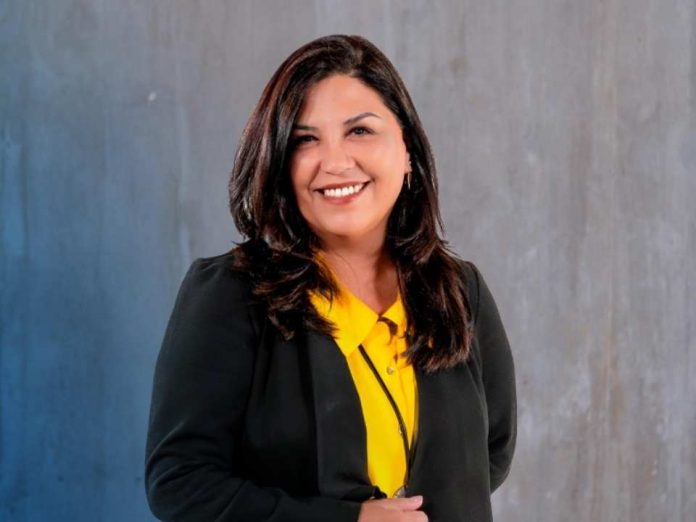 Alejandra Acuña, Directora de la Escuela de Informática y Telecomunicaciones, Duoc UC Alejandra Acuña, Directora de la Escuela de Informática y Telecomunicaciones, Duoc UC