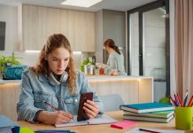 Alianza entre startup chilena de aprendizaje y ONG intentan combatir la ansiedad estudiantil a menos de dos meses de una nueva PAES 