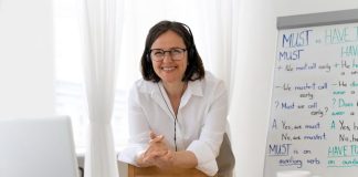 Enseñar en un mundo global: Cómo el dominio del inglés potencia la labor docente y la formación de nuevas generaciones