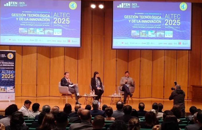 Ciencia, tecnología e innovación se dieron cita en el XXI Congreso ALTEC 2025 en la FEN de la U. de Chile Ciencia, tecnología e innovación se dieron cita en el XXI Congreso ALTEC 2025 en la FEN de la U. de Chile