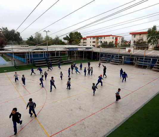 Desvinculación alcanza su mínimo histórico: 2024 es el año con menos estudiantes que abandonan el sistema escolar desde que existen registros Desvinculación alcanza su mínimo histórico: 2024 es el año con menos estudiantes que abandonan el sistema escolar desde que existen registros