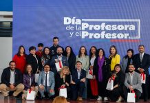 Ministerio de Educación conmemoró el Día de la Profesora y el Profesor en centenario liceo rural de Rinconada de Maipú Ministerio de Educación conmemoró el Día de la Profesora y el Profesor en centenario liceo rural de Rinconada de Maipú