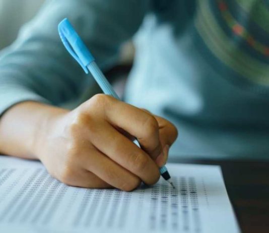 Docentes en la era de la IA: El factor humano que lidera la transformación educativa Docentes en la era de la IA: El factor humano que lidera la transformación educativa