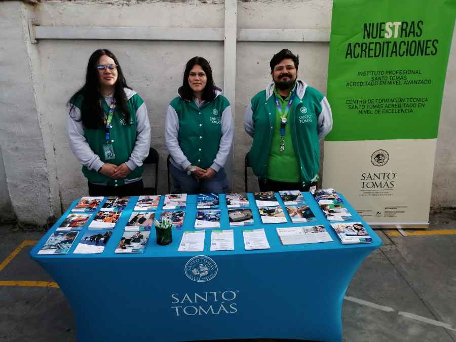 FAMILIAS QUE INSPIRAN: JOHN JOHN HIGH SCHOOL REALIZA EMOTIVA EXPO VOCACIONAL 2025 CON SUS PROPIOS APODERADOS/AS COMO PROTAGONISTAS