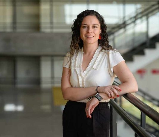 El planeta no espera Francesca Machiavello Narváez Académica Administración en Ecoturismo Universidad Andrés Bello