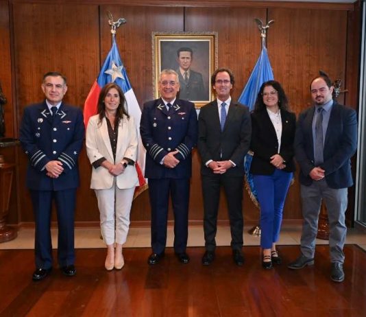 Fuerza Aérea de Chile y Pontificia Universidad Católica de Chile firmaron convenio de colaboración