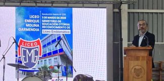 Liceo Enrique Molina inaugura placa que lo identifica como Liceo Emblemático