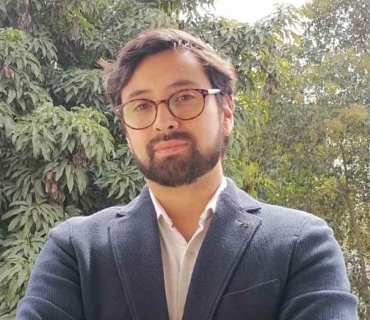 La física de una ola que nace en el fondo del mar Marcelo Ipinza Académico Instituto de Matemática, Física y Estadística Universidad de Las Américas UDLA