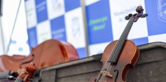 Ministerio de las Culturas y FOJI entregan instrumentos de cuerda para crear la Orquesta Infantil y Juvenil de Ercilla