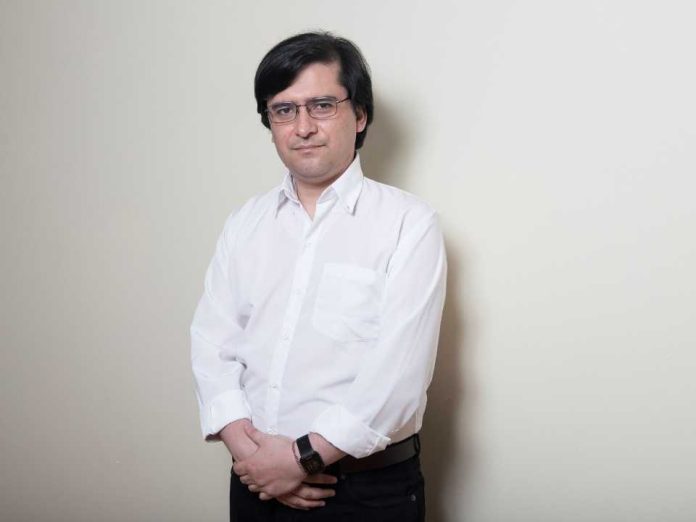 PhD. Roberto Rojas, académico Instituto de Ciencias Naturales UDLA Sede Viña del Mar PhD. Roberto Rojas, académico Instituto de Ciencias Naturales UDLA Sede Viña del Mar