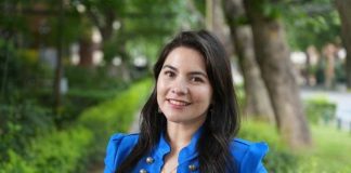 Profesora chilena de música es premiada por los Latin Grammy Profesora chilena de música es premiada por los Latin Grammy