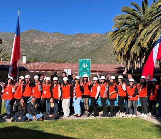 Programa “Creciendo Juntas” de Veltis inicia una nueva edición en Salamanca para potenciar el talento femenino en la minería de la Región de Coquimbo Programa “Creciendo Juntas” de Veltis inicia una nueva edición en Salamanca para potenciar el talento femenino en la minería de la Región de Coquimbo