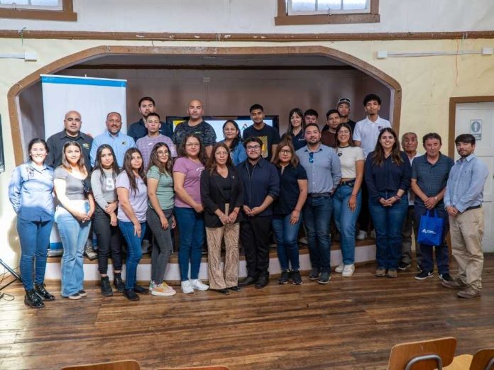 Quince personas de María Elena ingresan como aprendices en Programa de Relevos de Minera Antucoya Quince personas de María Elena ingresan como aprendices en Programa de Relevos de Minera Antucoya