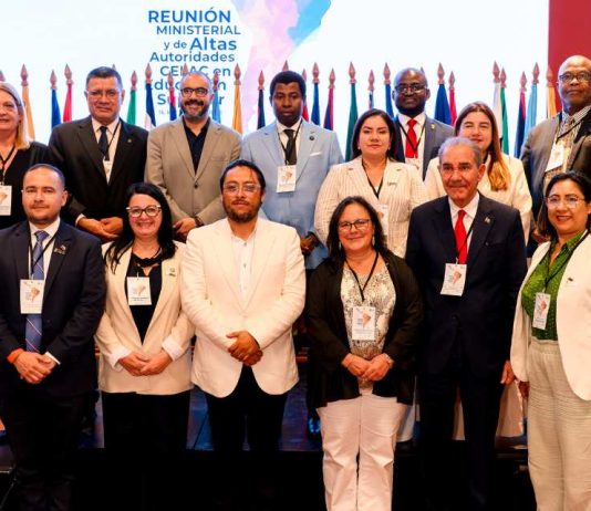 Subsecretario de Educación Superior participa en firma de la Declaración Ministerial que consolida la educación superior como derecho fundamental en la región Subsecretario de Educación Superior participa en firma de la Declaración Ministerial que consolida la educación superior como derecho fundamental en la región