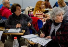 Taller gratuito de inglés para adultos mayores en Duoc UC