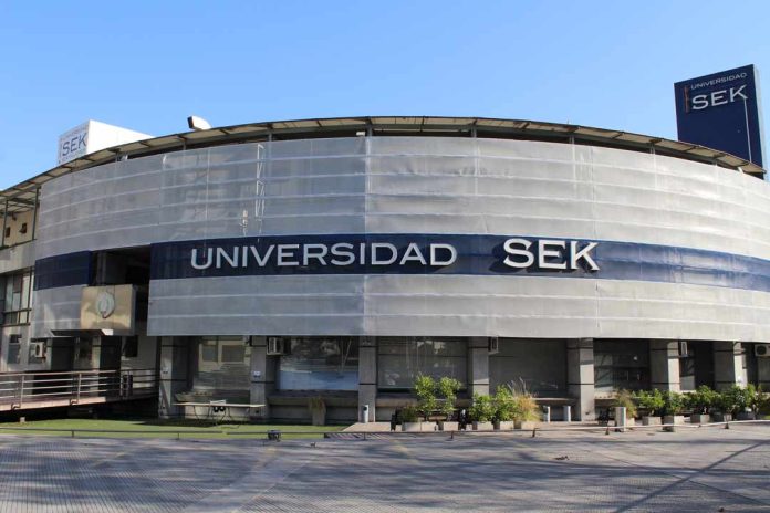 Universidad SEK recibe acreditación institucional hasta 2028 mediante acuerdo unánime del CNED Universidad SEK recibe acreditación institucional hasta 2028 mediante acuerdo unánime del CNED