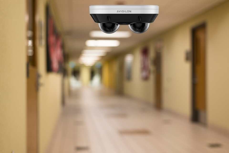 7 productos innovadores de seguridad que toda escuela chilena necesita, cámara H6 Mini Domo de Avigilon, cámara H6 Mini Domo de Avigilon