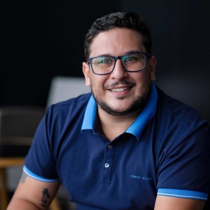 De los canillitas a los entrenadores de IA: 3 empleos de la nueva era digital