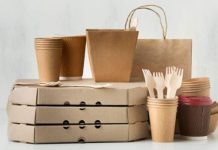 Diseño gráfico, diseño industrial y diseño de ambientes son una de las carreras que incorporan este foco sostenible. La crisis climática ha convertido al diseño en una disciplina estratégica para transformar la manera en que producimos, consumimos y habitamos el mundo. Ya no basta con que un diseñador cree objetos, espacios o piezas visuales atractivas: hoy debe comprender el impacto ambiental y social de cada una de sus decisiones. Bajo esta premisa, Duoc UC está reforzando un propósito claro en las carreras de diseñom que es formar diseñadores capaces de liderar cambios sostenibles desde la industria creativa. El nuevo rol del diseñador sostenible La Escuela de Diseño de Duoc UC ha incorporado la sostenibilidad como un eje esencial que guía la formación de las y los estudiantes de Diseño Gráfico, Diseño Industrial y Diseño de Ambientes. La directora de carreras de la Escuela de Diseño de Duoc UC sede Plaza Oeste, Tannia Marín, enfatiza que el cambio no es menor. “El diseñador del siglo XXI tiene una responsabilidad concreta en la crisis climática. Cada decisión que toma, desde un material hasta la forma de producirlo, tiene un impacto directo. Por eso, la sostenibilidad ya no es un contenido aislado; es una competencia profesional que nuestros estudiantes deben dominar”. Esta mirada busca que los futuros diseñadores comprendan los ciclos de vida de los productos, la eficiencia de recursos, la huella ambiental de sus procesos y el rol social de su trabajo. “Queremos que desarrollen pensamiento crítico y un criterio ético frente a los proyectos que emprenden. El diseñador sostenible no solo crea: transforma”, agrega Marín. Una formación integrada en las tres disciplinas Duoc UC entiende que cada área del diseño se enfrenta a desafíos particulares, pero todas comparten la urgencia de crear soluciones responsables. Diseño Industrial: La formación de esta carrera se está enfocando en utilizar materiales sostenibles, diseño para el desmontaje y productos durables que reduzcan residuos. Diseño Gráfico: Esta carrera incorpora prácticas de impresión responsable, economía de recursos y comunicación con impacto social positivo. Diseño de Ambientes: La carrera en Duoc UC integra criterios de eficiencia energética, reutilización de materiales y bienestar ambiental de los espacios. Según Marín, esta integración responde no solo a un enfoque académico, sino también a una demanda del entorno laboral. “Las industrias hoy buscan profesionales capaces de generar soluciones que reduzcan su impacto ambiental. La sostenibilidad ya no es un plus: es un requisito. Nuestros estudiantes salen preparados para esa realidad”. Visión institucional: diseñar con propósito La apuesta de Duoc UC se alinea con los Objetivos de Desarrollo Sostenible (ODS) y con el compromiso de formar técnicos y profesionales listos para contribuir a los desafíos globales. “La formación sostenible no solo mejora su empleabilidad, también les da herramientas para liderar, cuestionar y proponer nuevos modelos productivos. Queremos diseñadores que no se adapten pasivamente, sino que impulsen cambios reales en sus industrias”, afirma la directora.