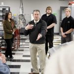 Empresas impulsan formación práctica para enfrentar déficit de jóvenes profesionales tecnológicos