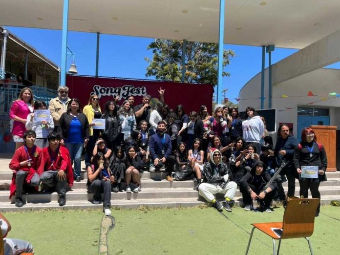 Encuentro Musical SongFest 2025 reunió a estudiantes de Coquimbo para impulsar el uso del inglés a través de la música y la expresión artística