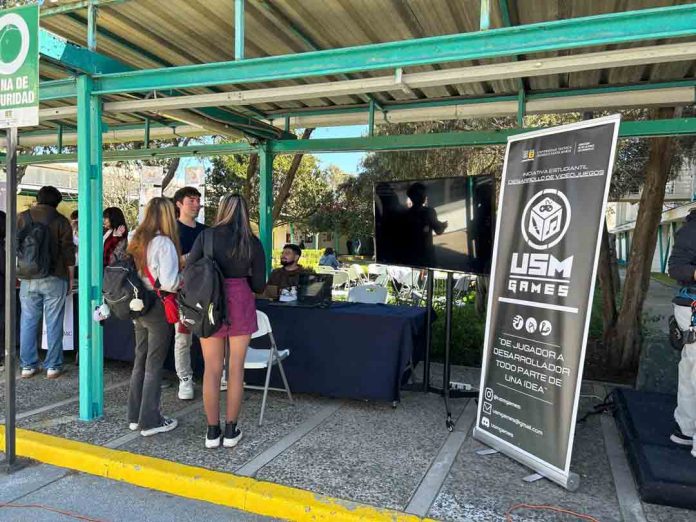 Estudiantes de la USM consolidan espacio colaborativo para el desarrollo de videojuegos Estudiantes de la USM consolidan espacio colaborativo para el desarrollo de videojuegos