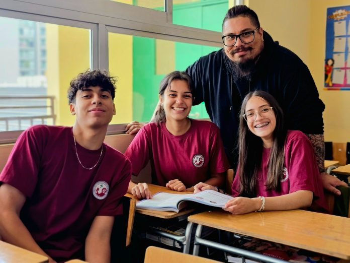 Estudiantes del Colegio San Francisco de Asís de Belén Educa Estudiantes del Colegio San Francisco de Asís de Belén Educa