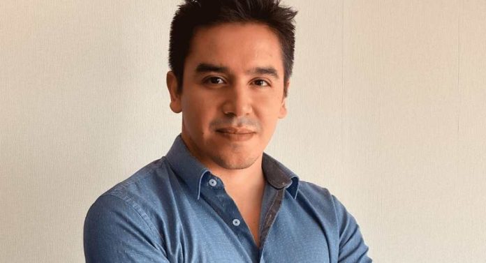 Investigación de académicos de UDLA demuestra que laboratorios virtuales mejoran el rendimiento de estudiantes universitarios