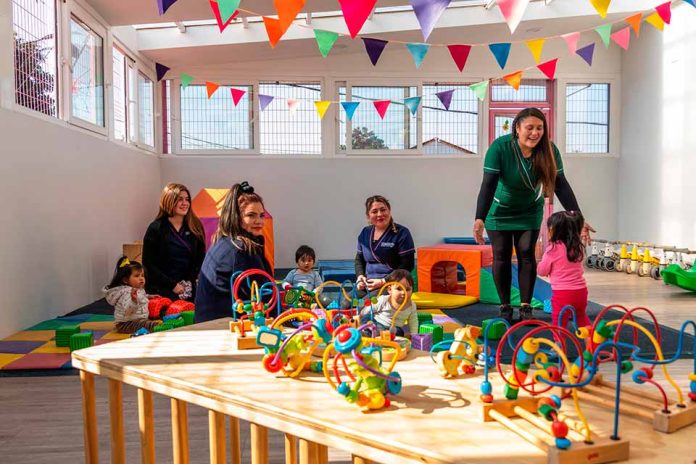 La Educación Parvularia Pública cumple con pago de bono especial a más de 13 mil trabajadoras La Educación Parvularia Pública cumple con pago de bono especial a más de 13 mil trabajadoras