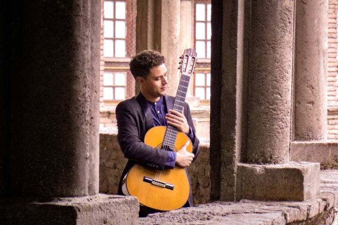 La “Guitarra Virtuosa” de Raimundo Luco se une a la Camerata UNAB en Concepción La “Guitarra Virtuosa” de Raimundo Luco se une a la Camerata UNAB en Concepción