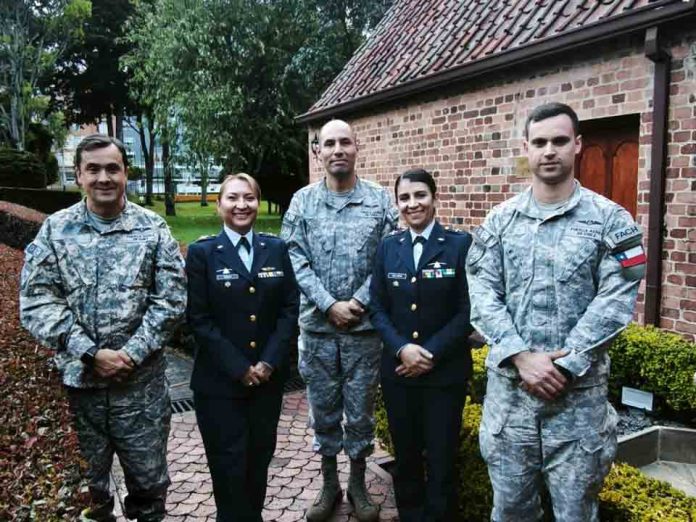 OFICIALES DEL GOE FORTALECEN COOPERACIÓN ESPACIAL CON FUERZA AEROESPACIAL COLOMBIANA