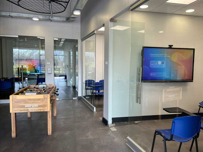 Preuniversitario Gauss revoluciona la educación preuniversitaria en Chile con tecnología ViewSonic