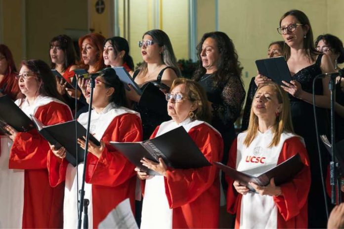 Catedral de Concepción se llenó de música y familias en Navidad con concierto UCSC