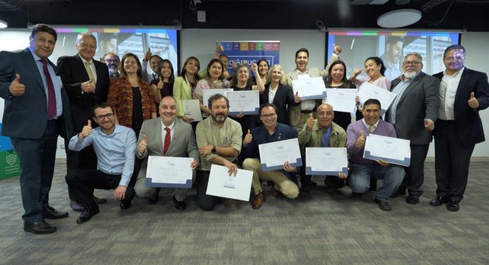 Dirigentes sindicales de todo Chile culminan con éxito Diplomado de Liderazgo Sindical de Caja La Araucana y la Universidad de Chile