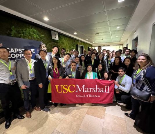 Estudiantes de MBA de universidad estadounidense visitan Colbún para aprender sobre transición energética