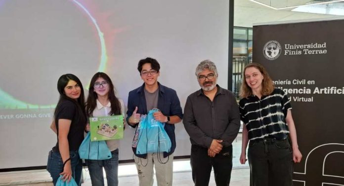 Estudiantes de Maipú ganaron el tercer torneo de robótica de la Universidad Finis Terrae