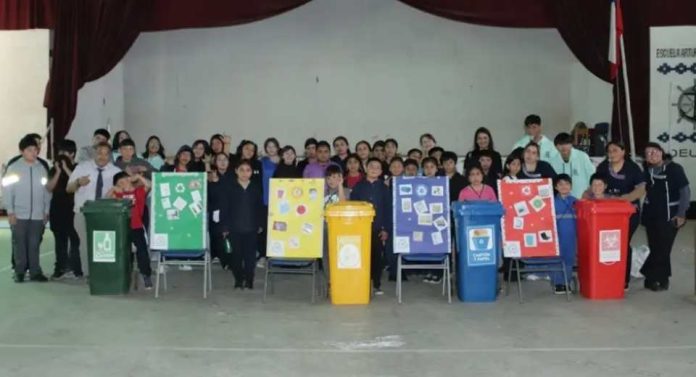 Ingeniería Civil Ambiental UFRO fortalece vinculación territorial con jornada de educación ambiental en escuela rural de Chol Chol Ingeniería Civil Ambiental UFRO fortalece vinculación territorial con jornada de educación ambiental en escuela rural de Chol Chol