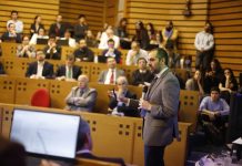 Ministro Grau se abre a modificar el FES ante críticas al proyecto: “Puede ser mejorado” Ministro Grau se abre a modificar el FES ante críticas al proyecto: “Puede ser mejorado”