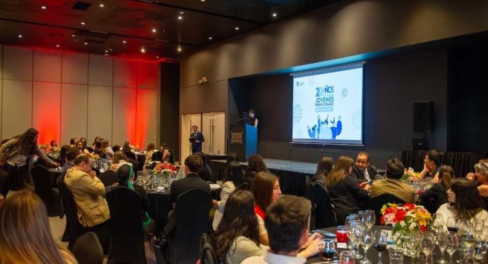 Programa Jóvenes Profesionales celebra 20 años de aporte al desarrollo del Maule