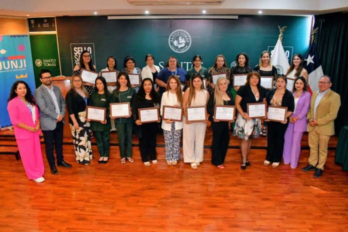Santo Tomás, Collahuasi y JUNJI impulsan formación en Autismo en Tarapacá