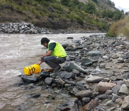UCSC analiza calidad del agua en Río Maipo para proyecto del MMA