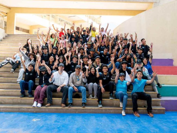 60 jóvenes de Antofagasta viven experiencia transformadora en Campamento de Verano que los convierte en agentes de seguridad