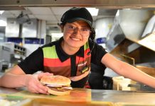 Alsea inicia 2026 con foco en liderazgo, prácticas profesionales y crecimiento interno