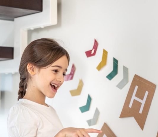 Niños bilingües: Tips para que aprendan inglés durante 2026 de manera efectiva y entretenida