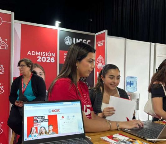 Elegir carrera con información y apoyo: Semana del Postulante UCSC comenzó con alta asistencia y orientación personalizada