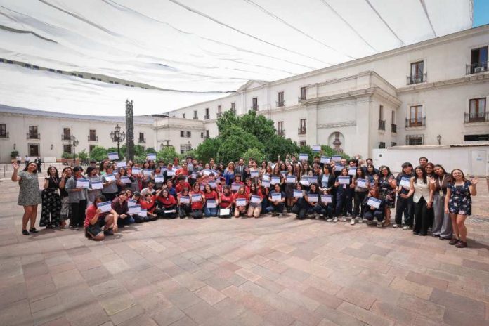 “Escuela Más Ciudadanía”: Segpres lanza manual que explica cómo se hacen las leyes en Chile e invita a docentes a llevarlo a sus comunidades